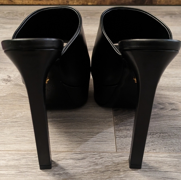 Versace Mule platforms Nero-Oro 2023 Collection - Picture 2 of 5